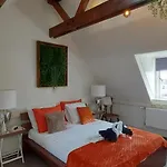 The Rooftop Retreat - By The M House Bed & Breakfast