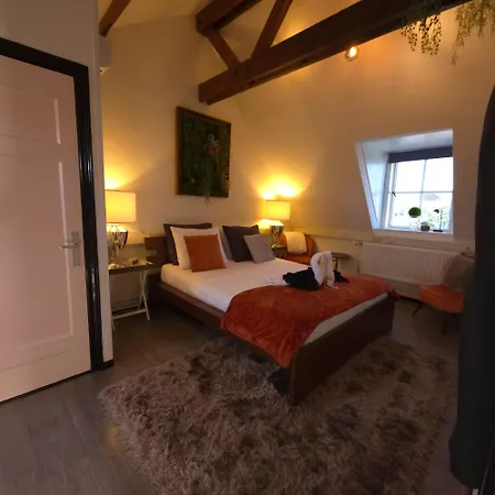 The Rooftop Retreat - By The M House 3*