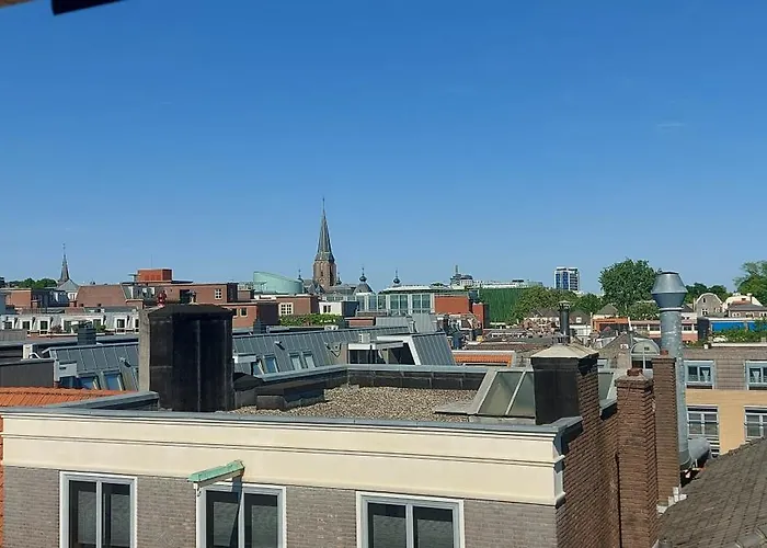 לינה וארוחת בוקר The Rooftop Retreat - By The M House