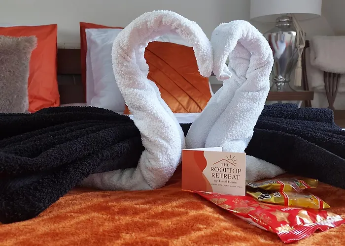 The Rooftop Retreat - By The M House לינה וארוחת בוקר ארנהיים