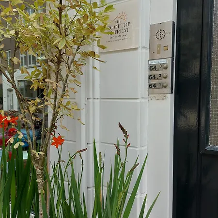 The Rooftop Retreat - By The M House ベッド・アンド・ブレックファスト 3*